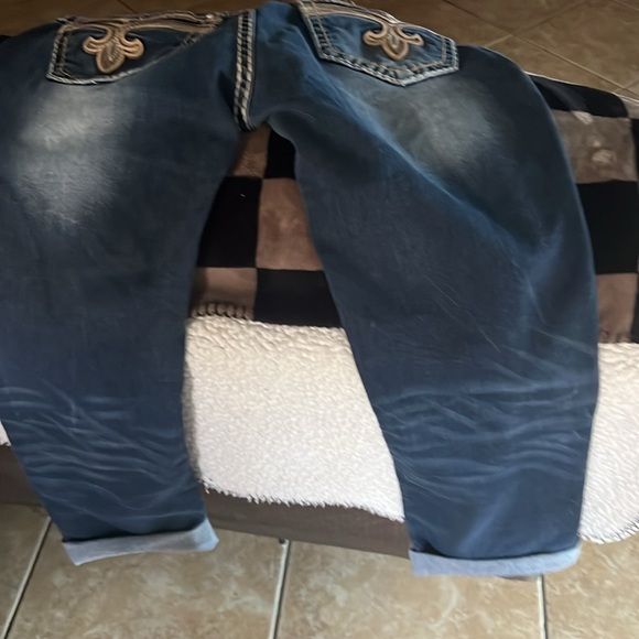 Size 29 rock revival capris never worn I bought them there to big - Picture 4 of 4